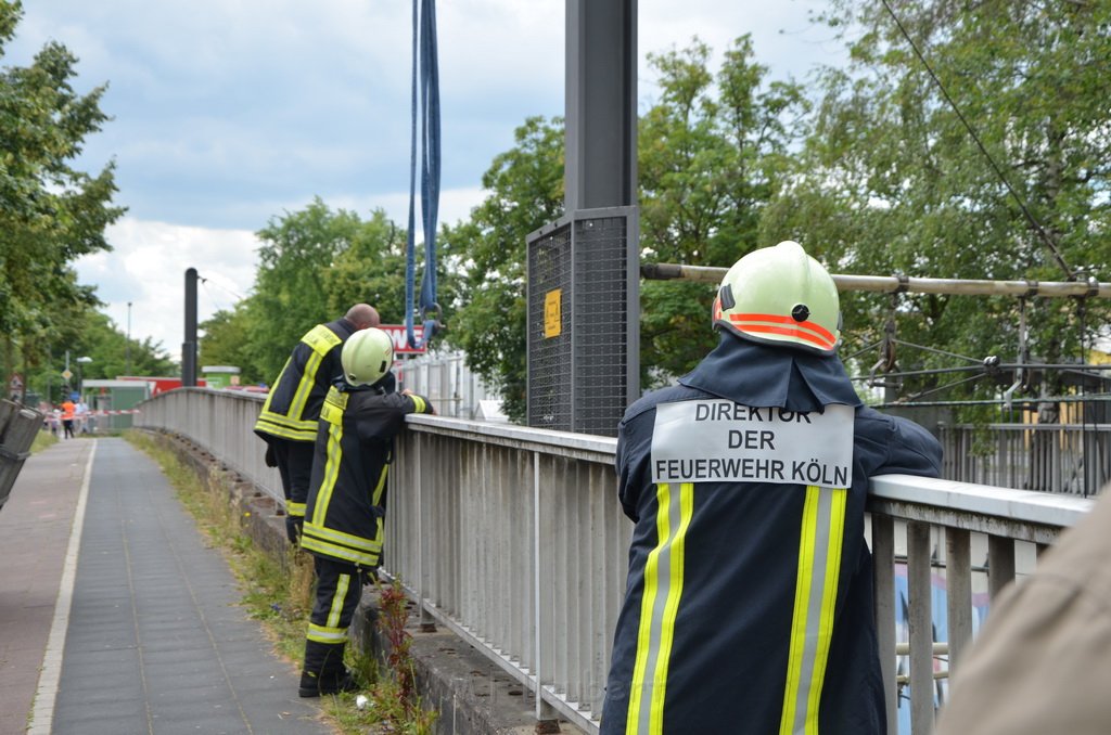 Unfall zwischen zwei KVB Bahnen Koeln Hoehenhaus Im Weidenbruch P246.JPG